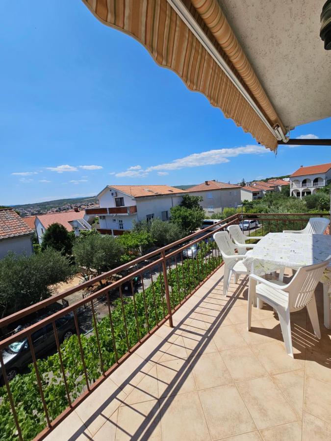 Apartments Bahar Krk Кърк Екстериор снимка