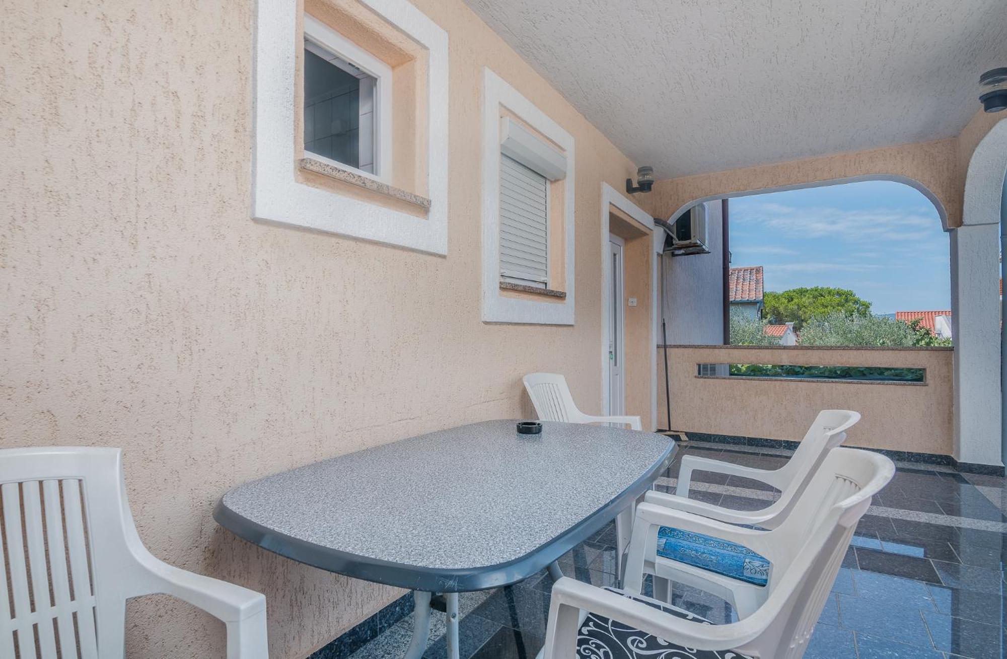 Apartments Bahar Krk Кърк Екстериор снимка