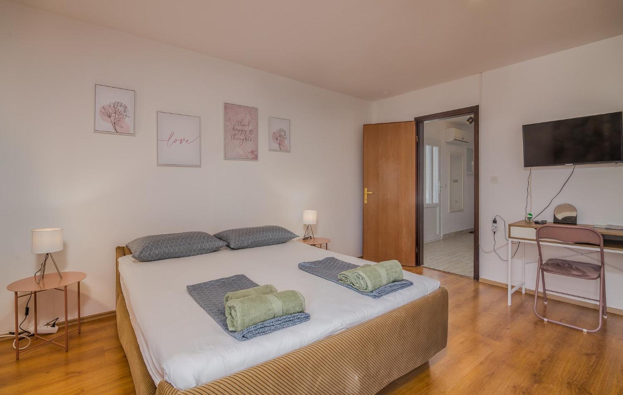 Apartments Bahar Krk Кърк Екстериор снимка