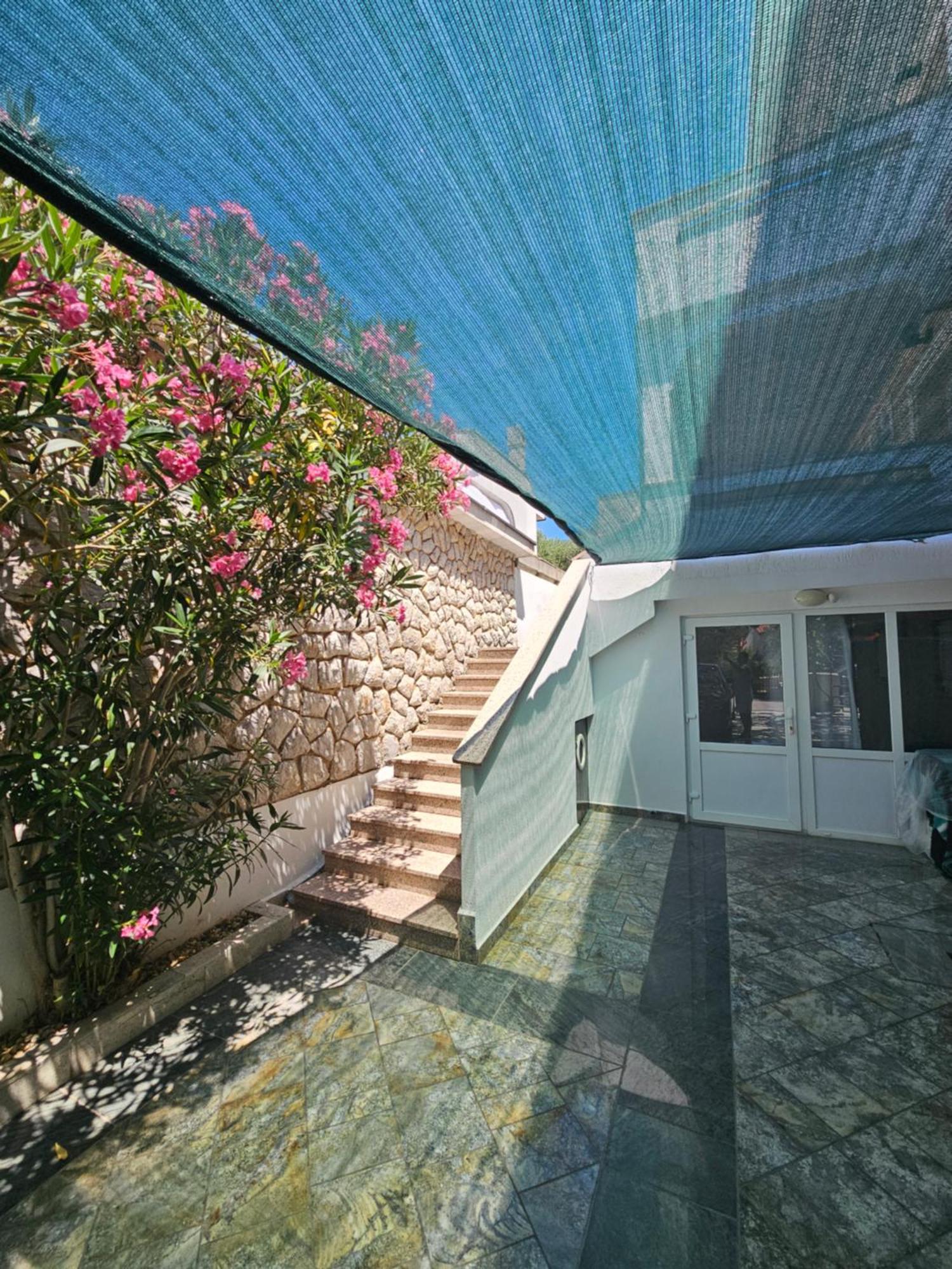 Apartments Bahar Krk Кърк Екстериор снимка